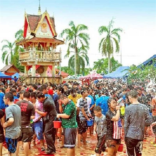 جشن آب تایلند در بانکوک چگونه برگزار می شود؟