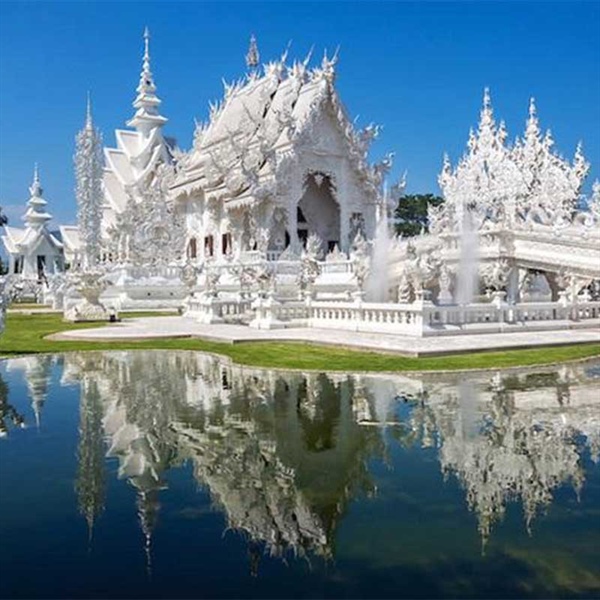 معبد رویایی «رونگ خون» و جذابیت رنگ و معماری آن