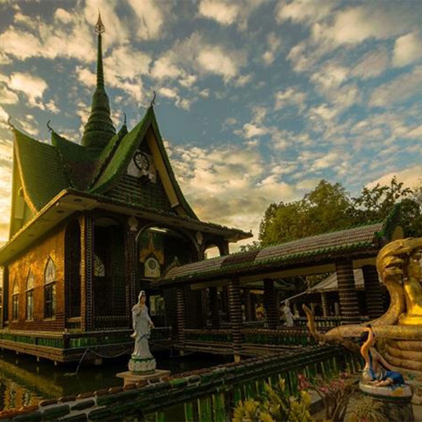 بودای خفته قدیمی ترین و بزرگترین معبد تایلند 